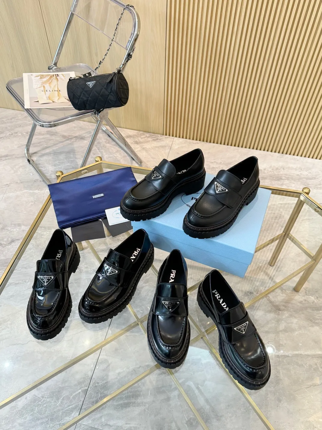 👟👟Ex-factory price 520👟👟 Prada/PRADA | 2024 ①No glue ②No odor ③Wireless head + full set of packaging ♺Fabric: A-grade open edge beaded cowhide ♺Buckle: Original plate molding ♺Lining: soft silk cowhide ♺Foot: soft silk cowhide ♺Packaging: full set of original gift packaging ♺Size: women’s size 35--40